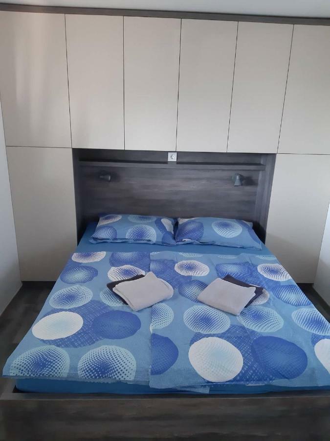 Mobile Home Tina Tisno Exteriör bild